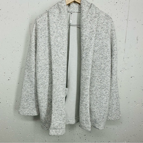 Fabletics Women’s Size Vanessa Medium Heather Gray Open Cardigan Jacket - Picture 2 of 11